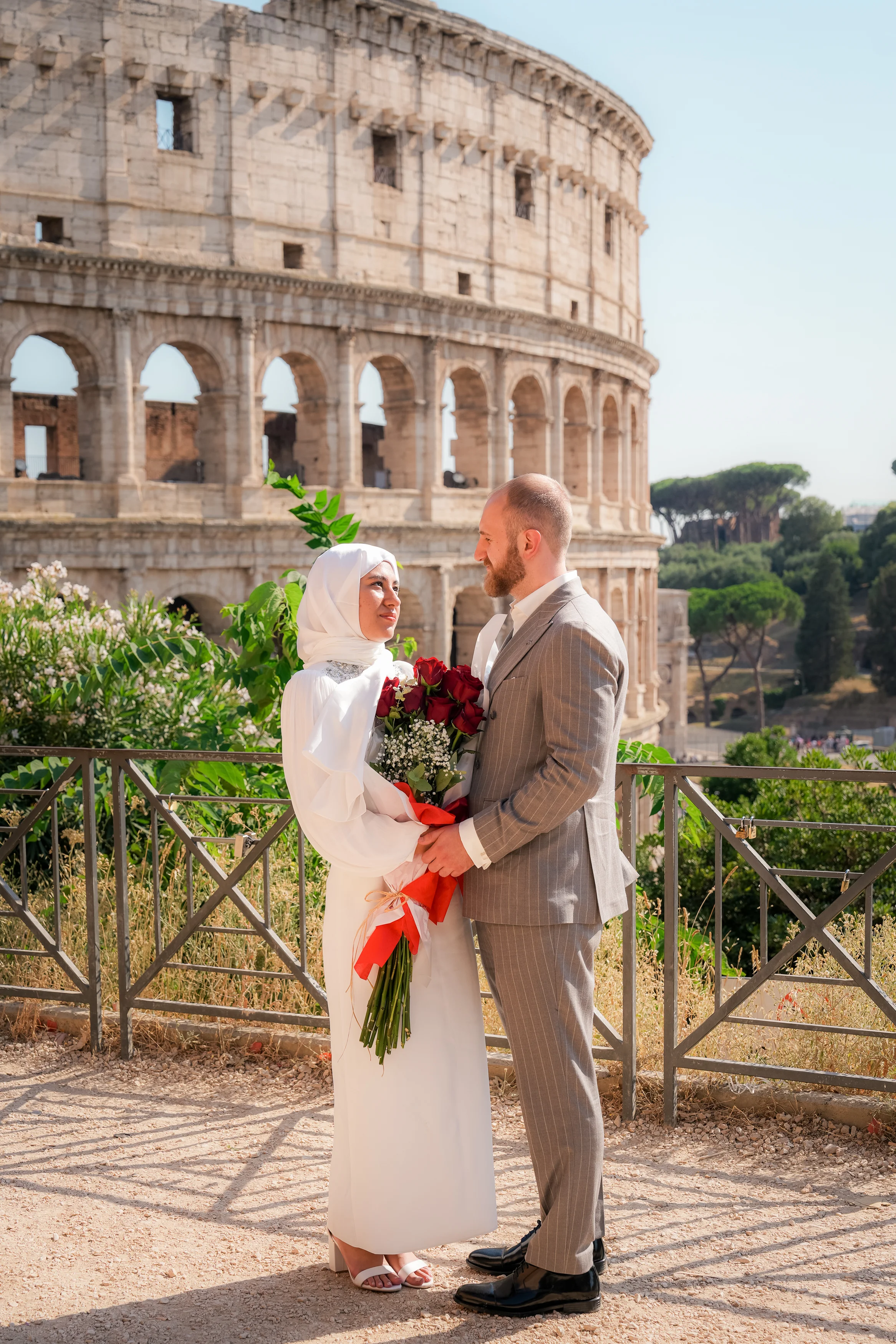 Romantic couple photoshoot in Rome
