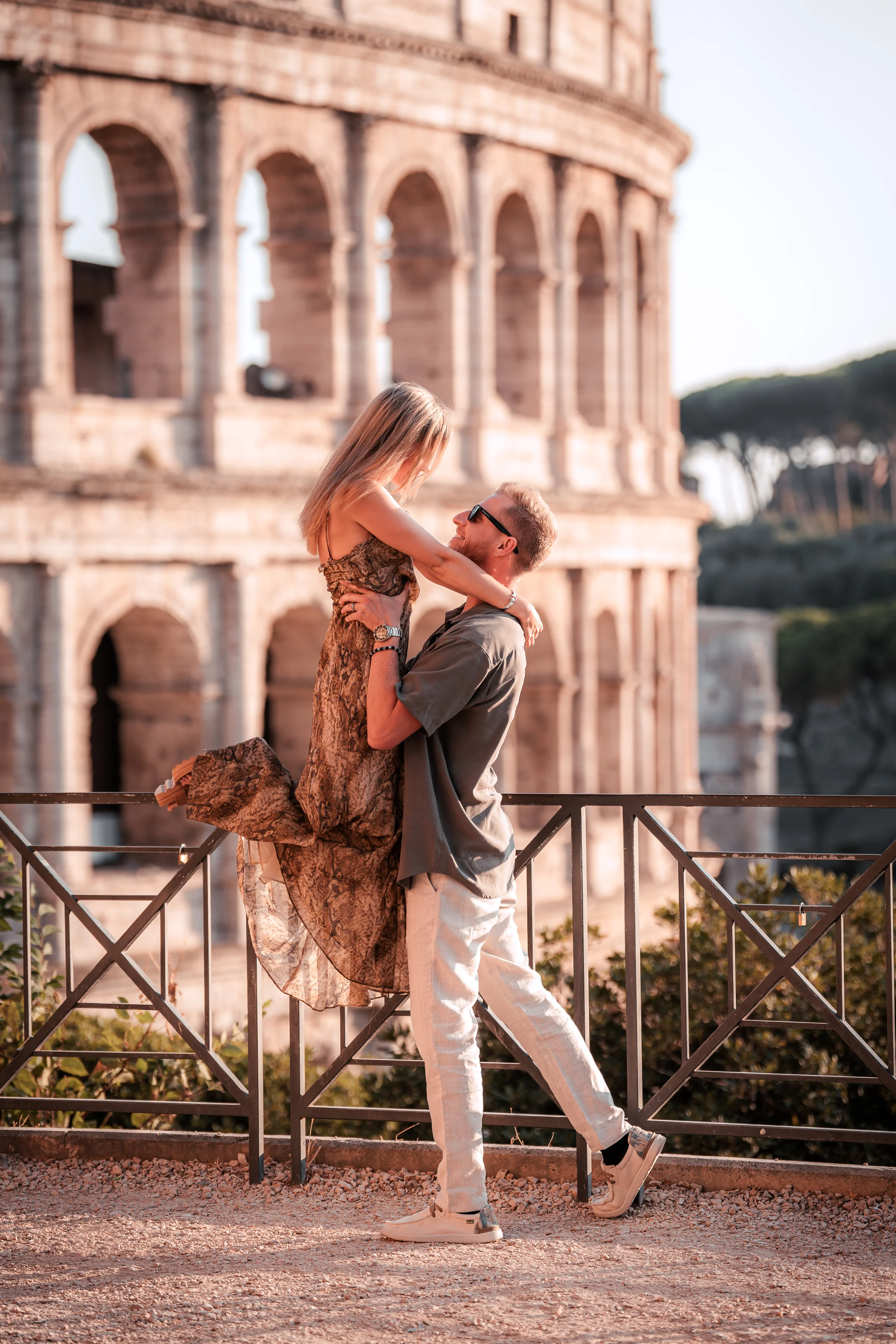 Romantic couple photoshoot in Rome