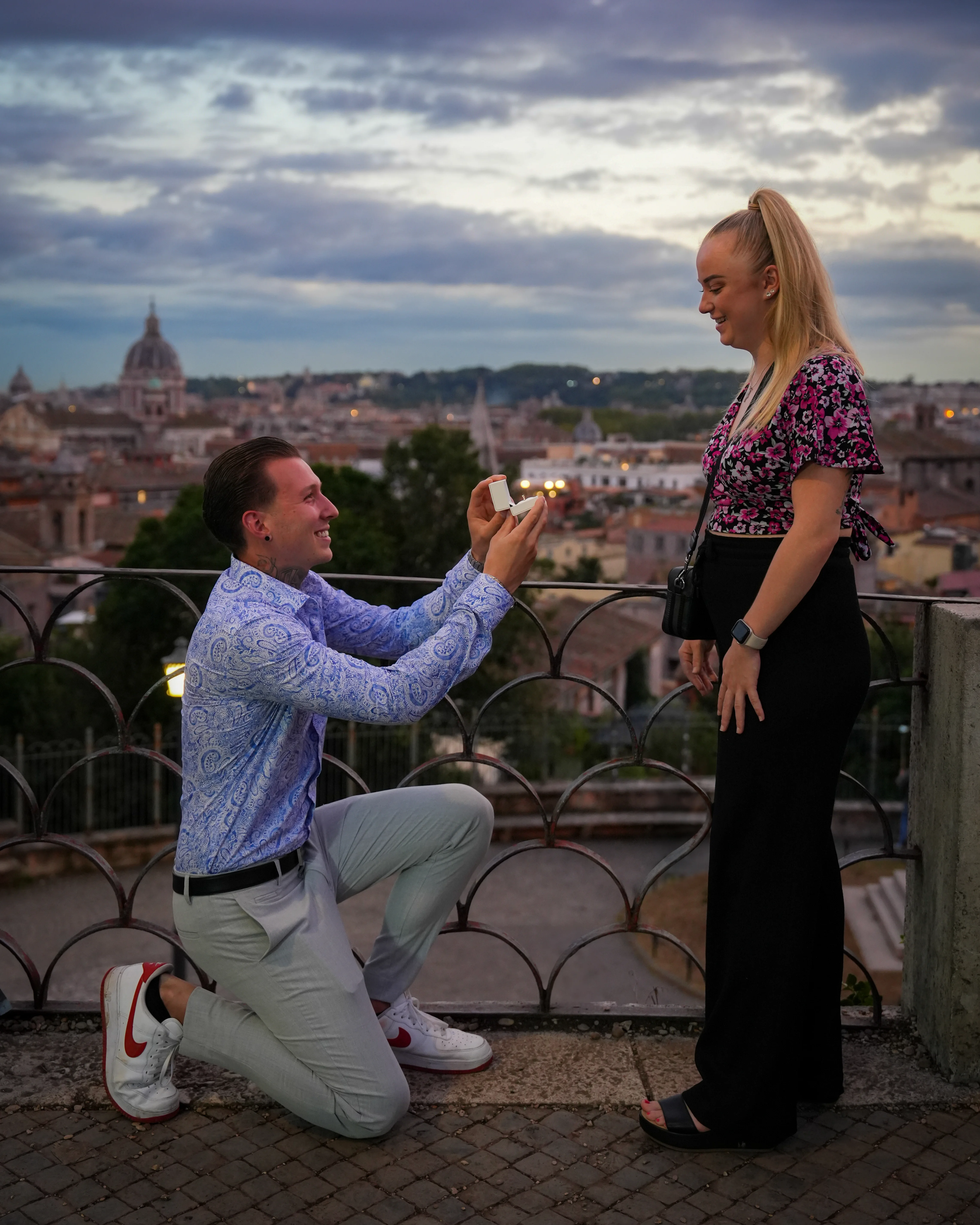 Marriage proposal photography in Rome